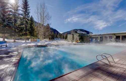 Lakeside Village Apartment | Apartment ∙ 2 bedrooms ∙ 7 guests