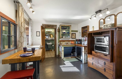Creede Apartment | Apartment ∙ 2 guests