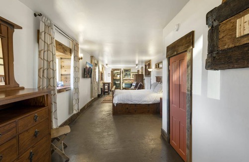 Creede Apartment | Apartment ∙ 2 guests