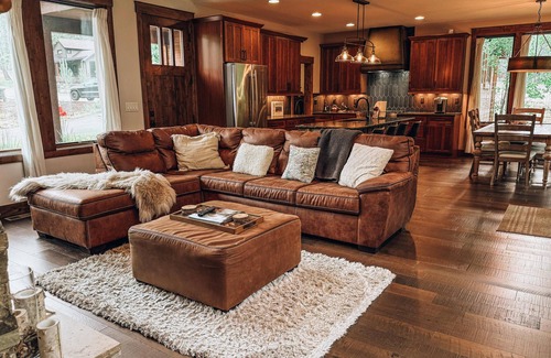 Estes Park House | Arrowhead West -Luxury 3BR Mountain Retreat