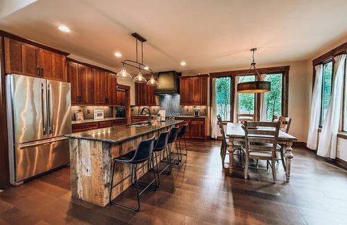Estes Park House | Arrowhead West -Luxury 3BR Mountain Retreat