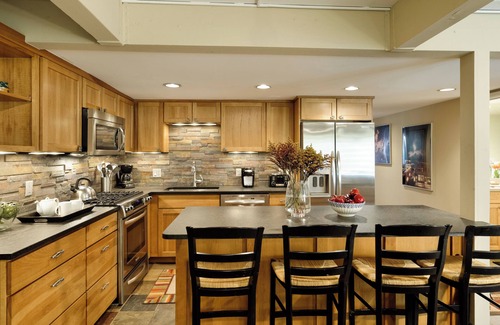 Aspen Condo | Aspen Alps Cozy 2 Bedroom apartment, walking distance to town