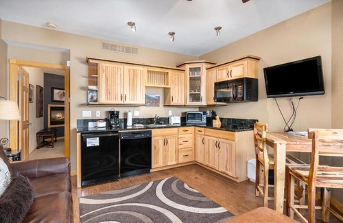 Estes Park Apartment | Baker Mountain 29C Condo