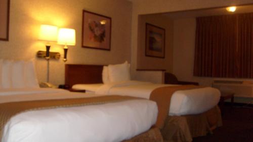 Golden Hotel | Baymont by Wyndham Golden/Red Rocks