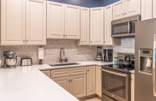 Avon Condo | BC West: Renovated, Modern 3BR Avon condo-close to BC/Vail/Free Skier Shuttle