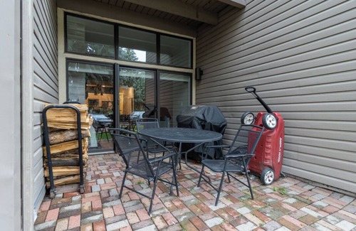 Avon Condo | BC West: Renovated, Modern 3BR Avon condo-close to BC/Vail/Free Skier Shuttle
