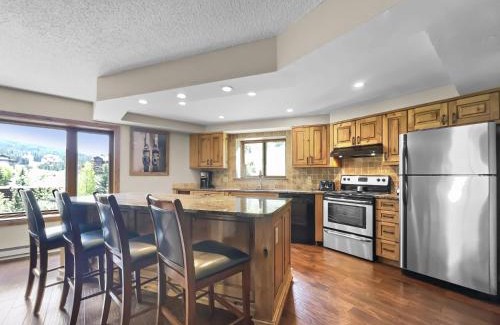 Copper Mountain Village Apartment | BE310 Bridge End Pet Friendly condo