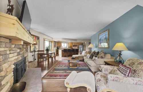 Copper Mountain Village Apartment | BE310 Bridge End Pet Friendly condo
