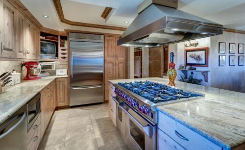 Steamboat Springs Apartment | Bear Claw 306 - Ski-in Ski-out Condo!