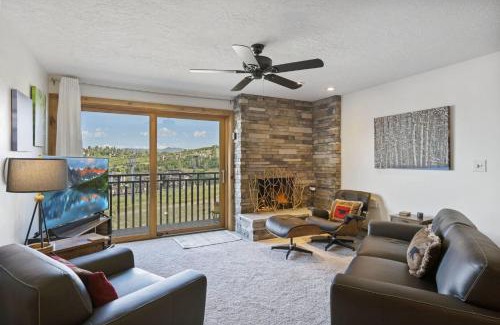Steamboat Springs Apartment | Bear Claw 514 - Ski-in Ski-out Condo!