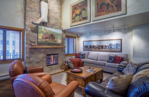 Steamboat Springs Apartment | Bear Claw 615 - Ski-in Ski-out Condo!