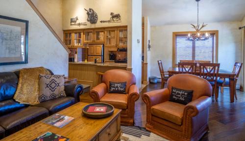 Steamboat Springs Apartment | Bear Claw 615 - Ski-in Ski-out Condo!