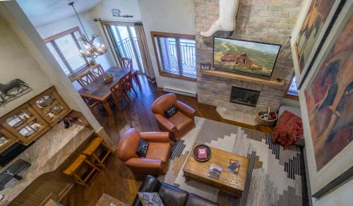 Steamboat Springs Apartment | Bear Claw 615 - Ski-in Ski-out Condo!