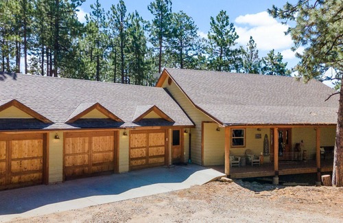 Forest Lakes House | Bear Hug Retreat! 3BD/3BA Tranquil Mt Home