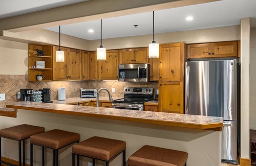 Steamboat Springs Condo | Bear Tracks, New Rental, Completely Updated, Close to Bus Line!