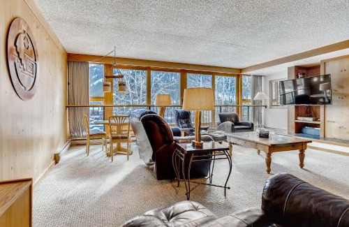 Lakeside Village Apartment | Beautiful 4Br Condo-Decatur 1789-Kids Ski Free! condo
