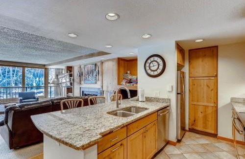 Lakeside Village Apartment | Beautiful 4Br Condo-Decatur 1789-Kids Ski Free! condo