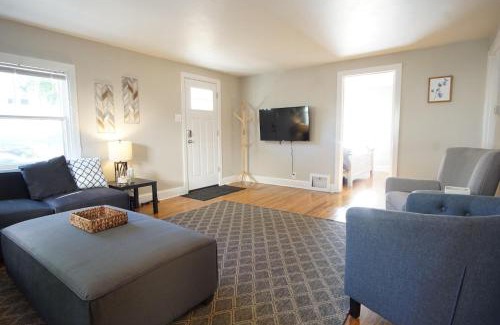 Greeley Apartment | Beautiful Bungalow Next to UNC - Free Cruiser Bikes!