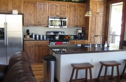 Wildernest House | Beautiful Modern Townhome! Stunning Mountain Views! Best Clubhouse!
