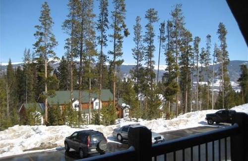 Wildernest House | Beautiful Modern Townhome! Stunning Mountain Views! Best Clubhouse!