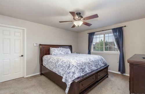 Aurora House | Beautiful quiet bedroom nearby Walmart and hospital