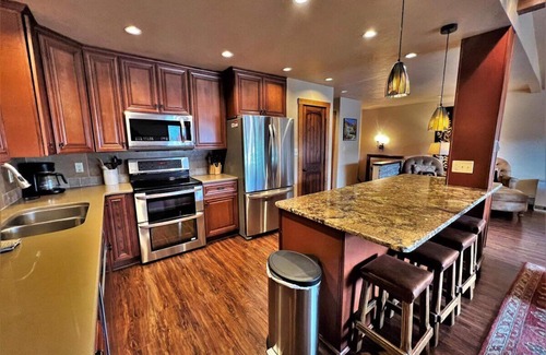 Purgatory House | Beautiful Townhome Short Walk to Slopes at Purgatory Ski Resort, Views, Grill