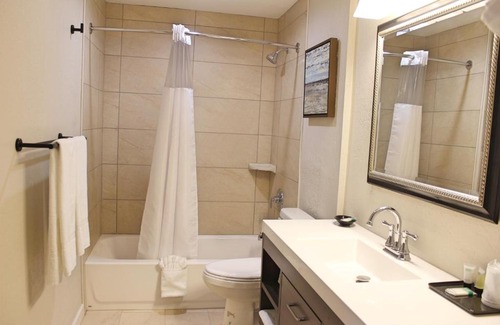 Alamosa Apartment | Bell Main Studios 104