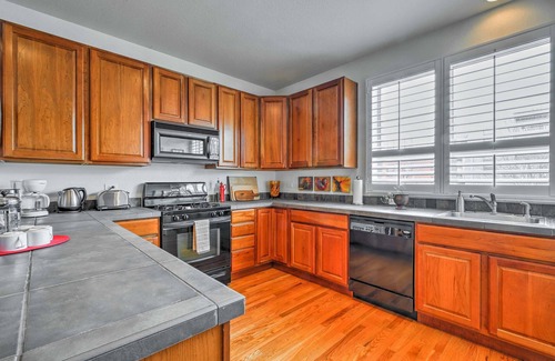 Belmar House | 'Belmar Rowhome' - Walkable & Close to Denver!