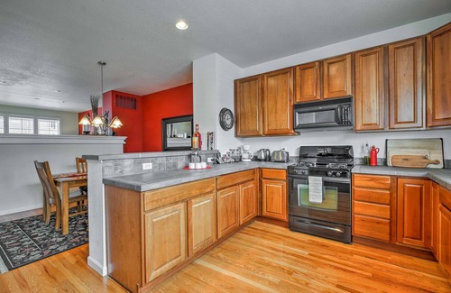 Belmar House | 'Belmar Rowhome' - Walkable & Close to Denver!