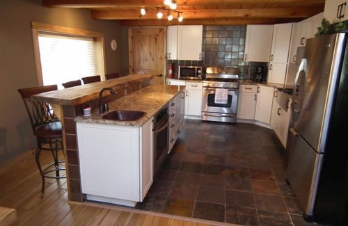 Rio Vista Estates House | Benchmark with Guest Cabin
