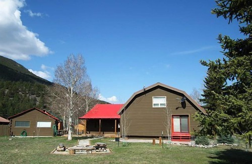 Rio Vista Estates House | Benchmark with Guest Cabin