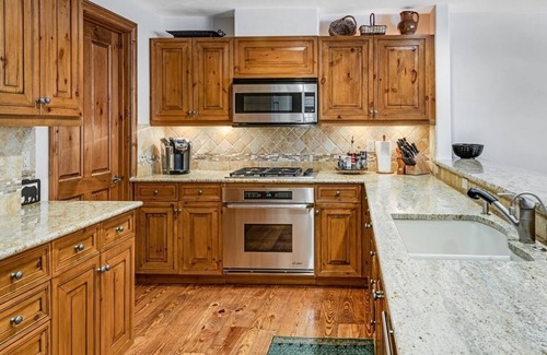 Beaver Creek Condo | Best Location BC Village/Walk to Ski School, Shops/Ski In Out/2 Master Suites