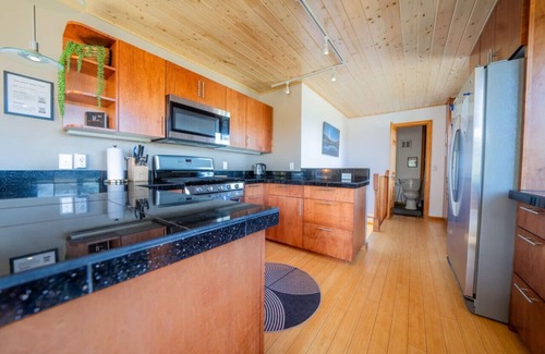 Venner Ranch Estates Apartment | Best views, hot tub, king beds near National Park