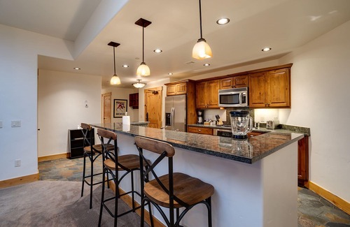 Steamboat Springs Condo | BL6102 | Unforgettable Mtn Getaway | 4 Pools | Walk to Mountain | Air Chilling