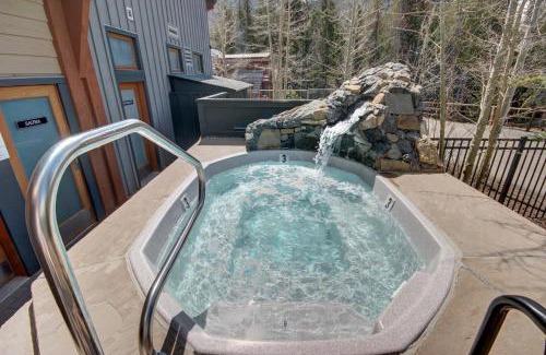River Run House | Black Bear 8052 by SummitCove Lodging