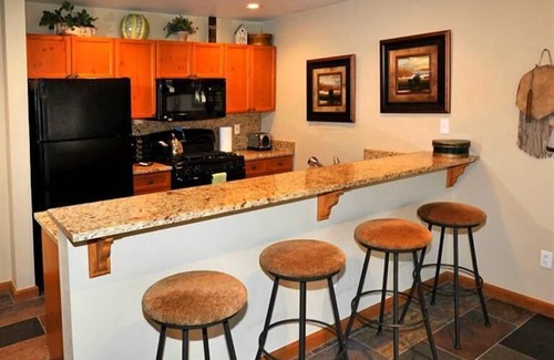 Avon Condo | Book your Winter Vacation with prime weeks still available