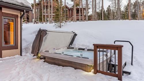 Boulder Ridge House | Boulder Ridge Retreat