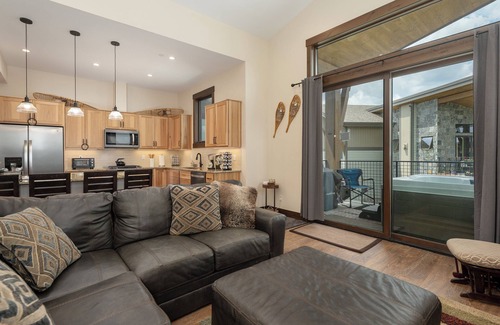 Fraser Condo | Brand New Condo Near Winter Park - Free Shuttle To Ski Resort- Private Hot Tub