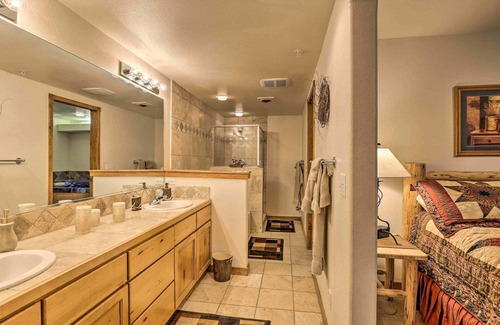 Four O'Clock Condo | Breckenridge Condo: Hot Tub Access & Close to Ski!