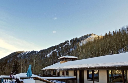 Glenwood Springs Apartment | Brettelberg Slopeside Condos A5
