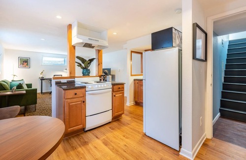 Old North Boulder Apartment | Bright and Comfortable Boulder Home-Away