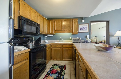 Steamboat Springs Condo | BT606 | Brilliant View | Excellent Amenities | Ski In | Hot Tub | Winter Shuttle