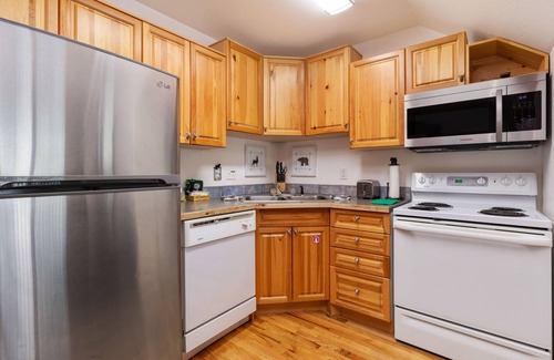 Fall River Estates Condo | Bugle Pointe A08 River View!