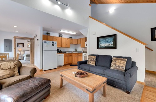 Fall River Estates Condo | Bugle Pointe B23 River View!