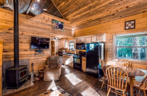 South Fork Cabin | Cabin ∙ 1 bedroom ∙ 6 guests