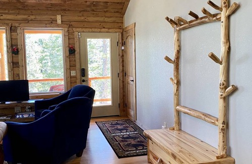 Valley of the Sun Cabin | Cabin ∙ 3 bedrooms ∙ 6 guests
