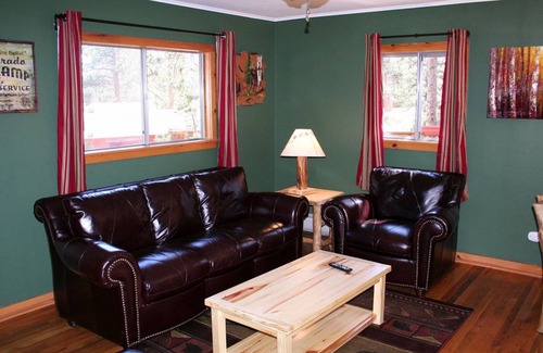 Estes Park Cabin | Cabin ∙ 3 bedrooms ∙ 6 guests