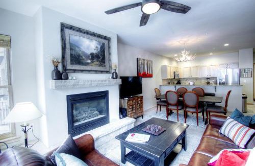 Avon House | Canyon Run Townhouse F102