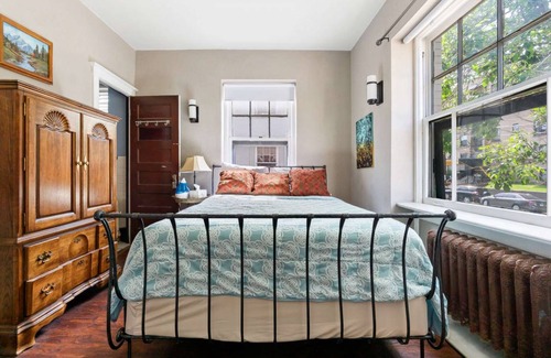 Capitol Hill Condo | Capitol Hill Den