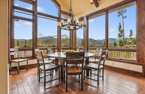 Peak 8 House | Cawha Outlook Chalet